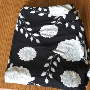 NWOT Lularoe Leggings T&C